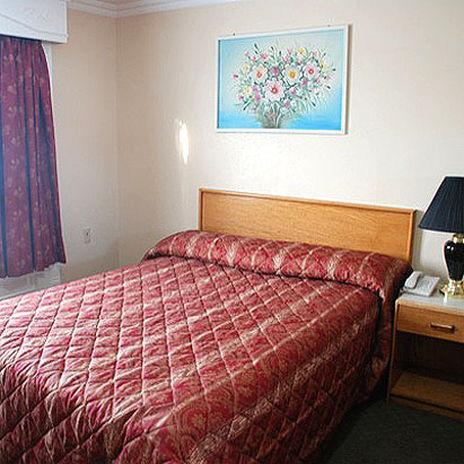 Merrill Field Inn Anchorage Room photo